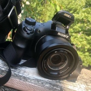 CHEAP and NEW Sony Alpha DSLR Camera Set